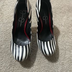 Jessica Simpson zebra print 7.5